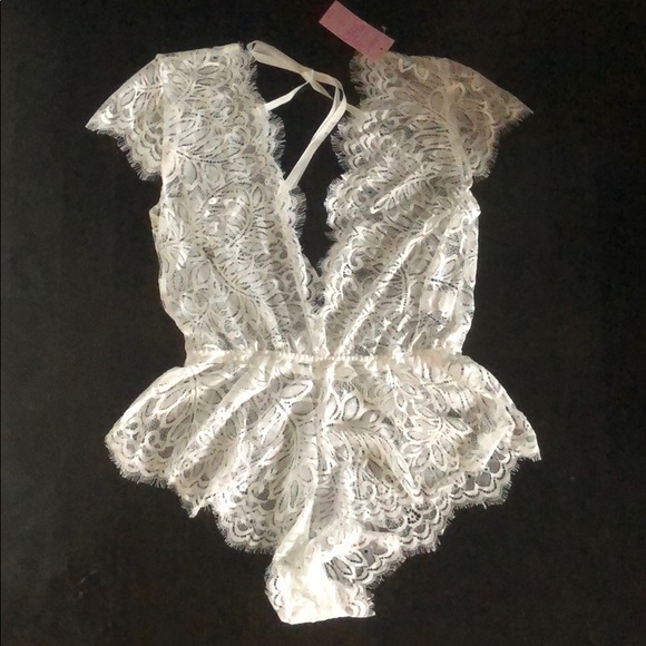 New with tags Anyou white lace teddy onesie - Picture 1 of 6